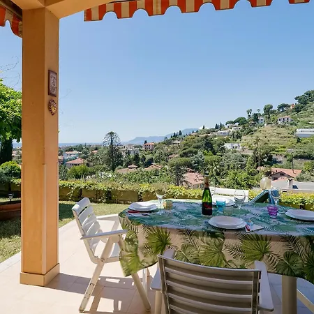 Apartamento Guesthost - Into The Green! Garden House Bordighera