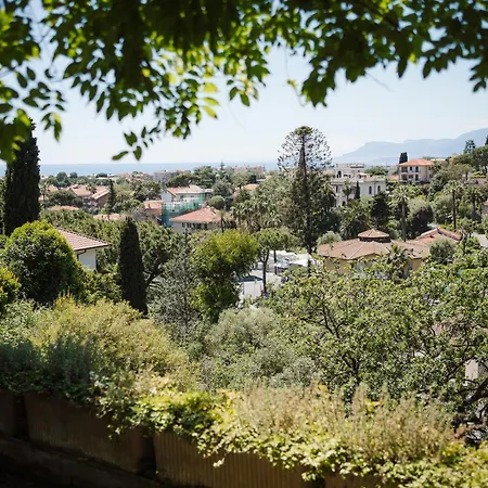 Διαμέρισμα Into The Green! Garden House Bordighera