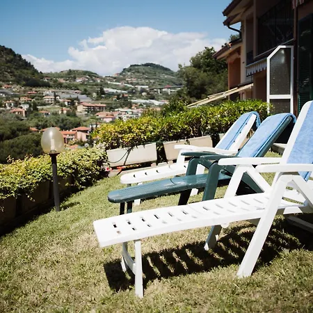 Guesthost - Into The Green! Garden House Bordighera