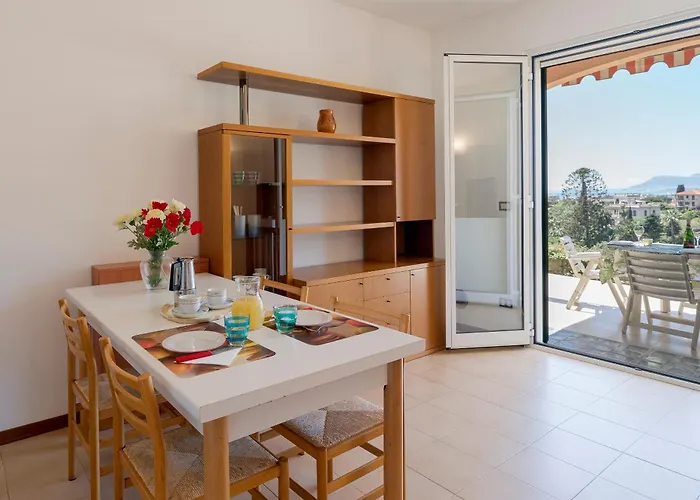 Guesthost - Into The Green! Garden House Bordighera
