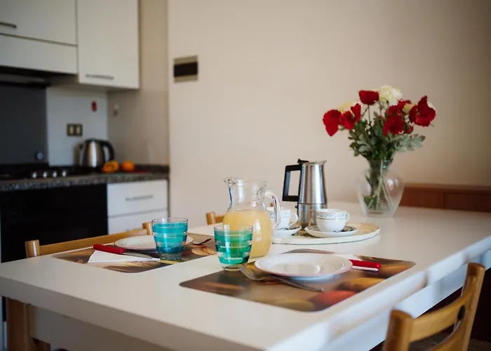 Guesthost - Into The Green! Garden House Appartement Bordighera