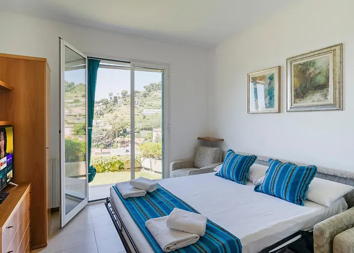 Guesthost - Into The Green! Garden House Bordighera