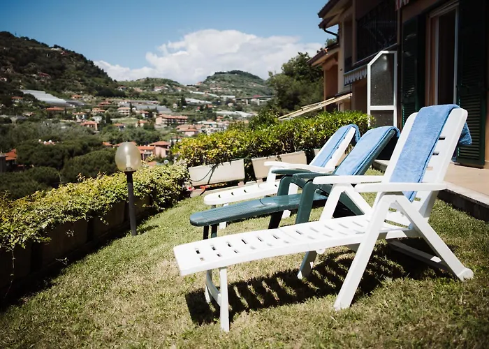 Guesthost - Into The Green! Garden House Bordighera